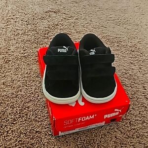 Puma toddlers sneakers Size 5